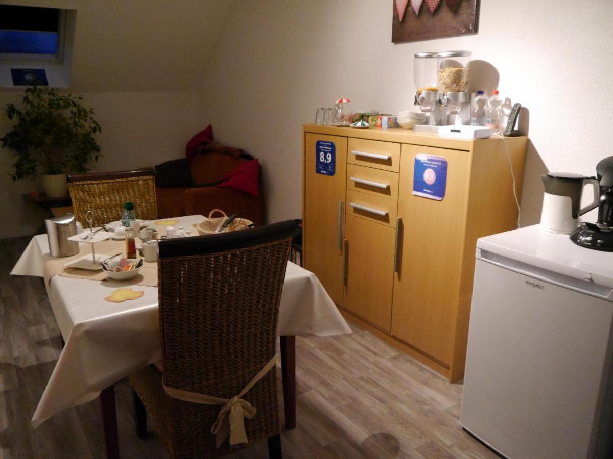 赫德维格膳食公寓酒店 韦策 外观 照片