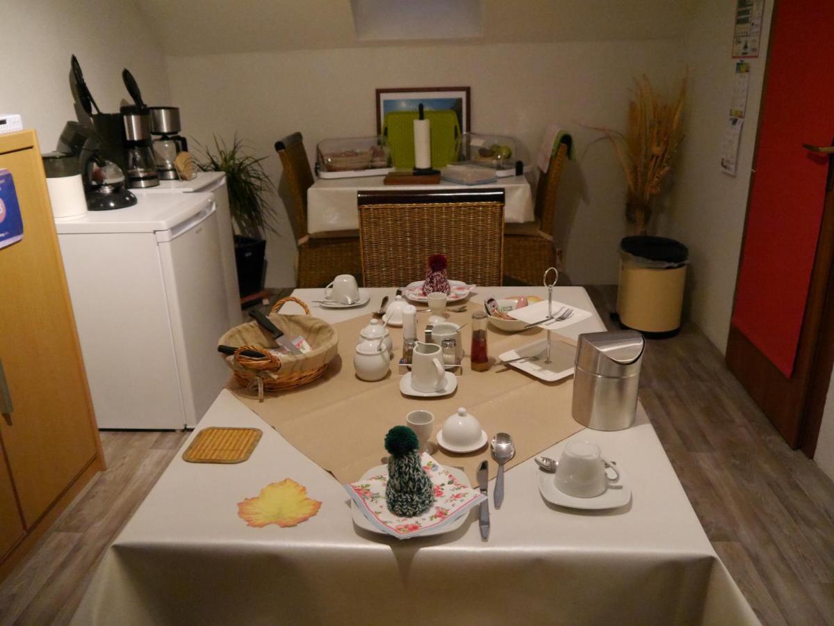 赫德维格膳食公寓酒店 韦策 外观 照片